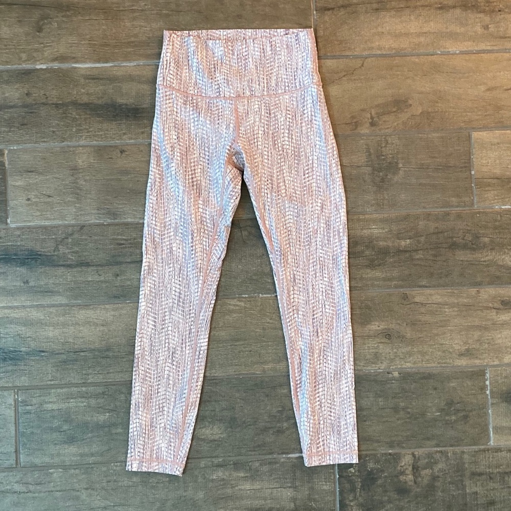 Women’s lululemon align pant 25”  SZ 6